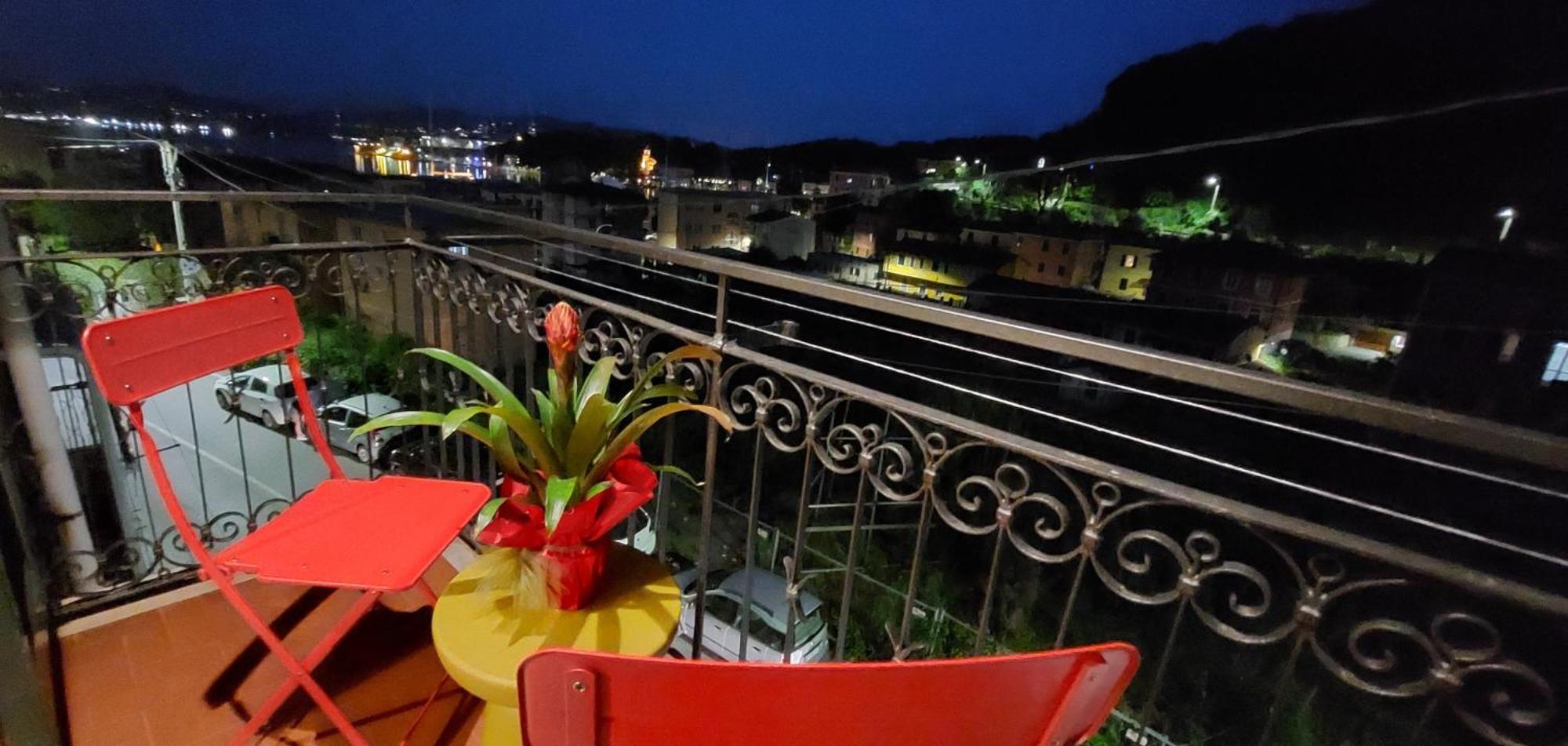 Moderno Appartamento Vista Mare, Con Parcheggio Privato Porto Venere Eksteriør billede